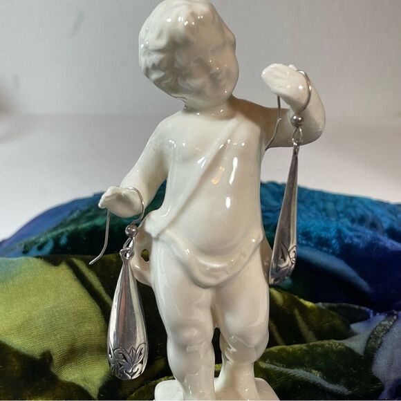 Sterling silver pierced botanical raindrop earrings - Picture 9 of 9